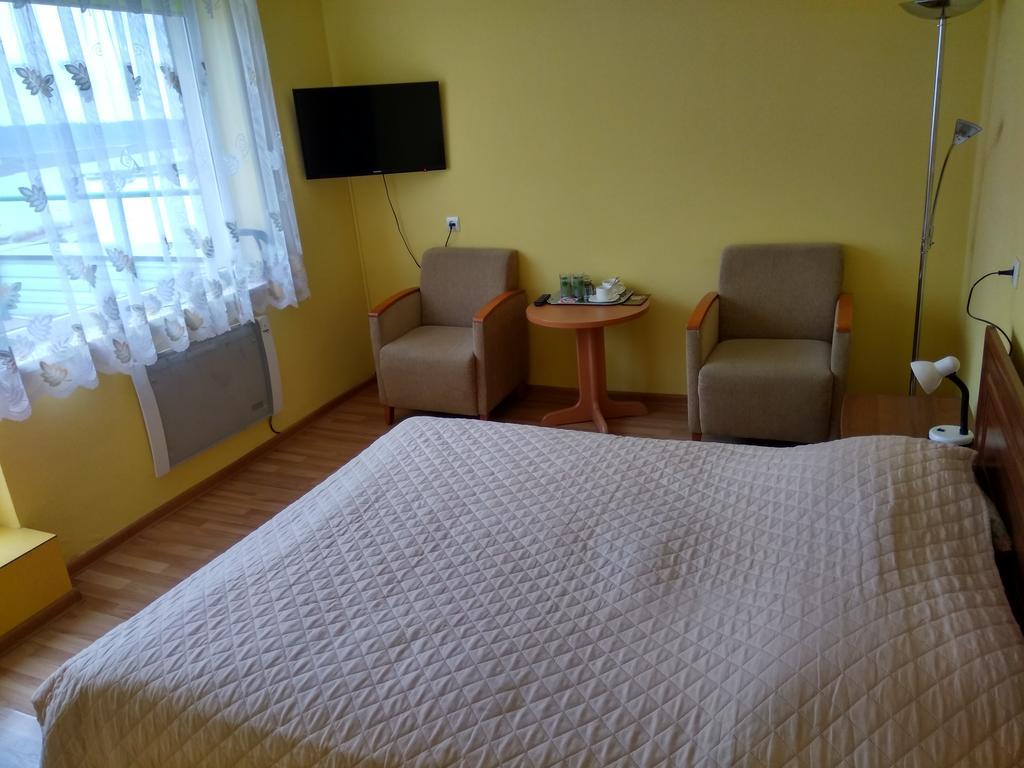 Viesbutis Jurbarkas Hotell Eksteriør bilde